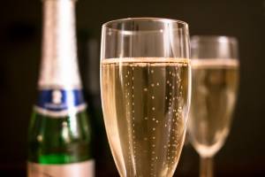 Эксперты рассказали, как выбрать шампанское к Новому году