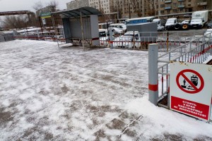 В Астрахани остановочные пункты делают максимально безопасными