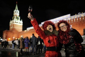 Половина россиян верит, что новый год затмит старый