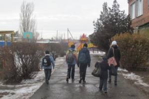 Мечта сбылась: в Астрахани четверо братьев под Новый год вернулись к маме и папе