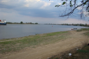 В Астраханской области на реке Бахтемир ведутся поиски утонувшей пенсионерки