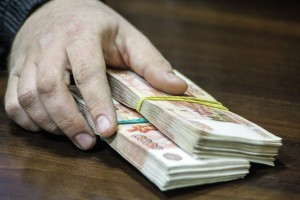 В Астрахани злостный неплательщик задолжал более миллиона рублей за тепло