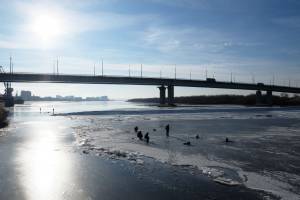 В Астрахани существуют угроза отрыва льда
