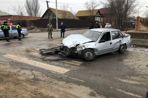 В Астрахани столкнулись две иномарки, пострадал пассажир