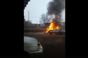 На ул Софьи Перовской в Астрахани горит такси