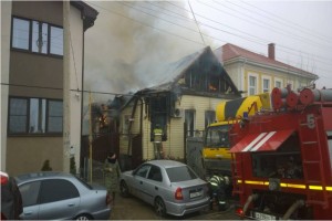 В Астраханской области горели сено, дом и вагон-бытовка