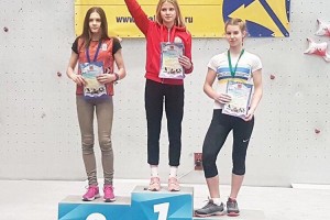 Астраханская спортсменка покорила высоту на соревнованиях по скалолазанию в Петербурге