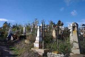 В Астрахани за 2,5 миллиона продается место на кладбище
