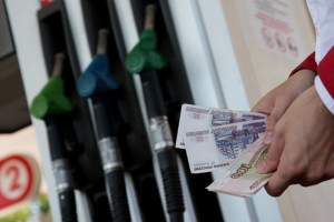 Как в Астраханской области пытаются сдержать цены на бензин?