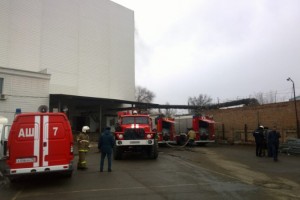 В Астрахани произошли пожары в гараже и помещении мясокомбината