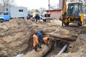 В Астрахани четыре дня устраняли крупную аварию на водопроводе