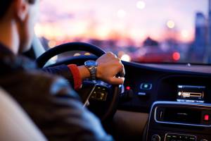 Сотням астраханских водителей запретили садиться за руль из-за долгов