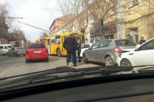 Массовое ДТП на улице Свердлова (+8 фото)
