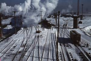 Поезд застрял в снегу: волгоградский снегопад коснулся и астраханцев