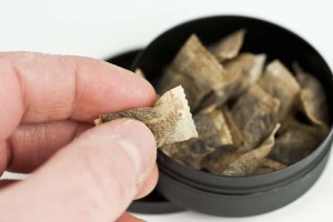 В Астраханской области будут судить продавца жевательного табака