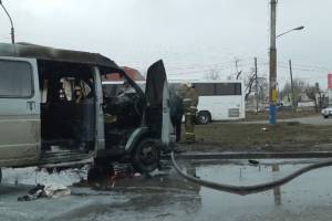 В Астрахани на проезжей части вспыхнула «Газель»