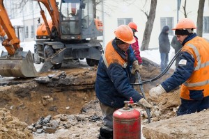 Дорогу на ул Игарской приведут в порядок после устранения аварий на сетях водопровода