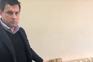 Появилось видео задержания мэра Камызяка и главы Камызякского района