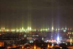 В морозную ночь в Астрахани появились необычные столбы