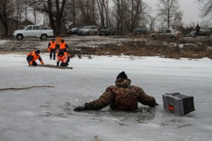 В Астраханской области на реке Кизань рыбак провалился под лёд