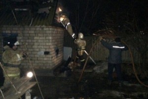 В Астраханской области за сутки сгорели дача и баня