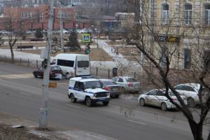 В Астрахани полицейские были вынуждены открыть огонь по колесам «Mercedes Benz»