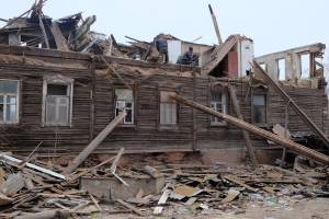 В Астрахани потребовали снести аварийный дом