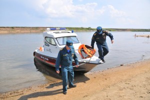 Астраханское МЧС напоминает рыбодобывающим организациям о правилах безопасности на воде