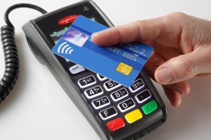 Владельцам банковских карт увеличат сумму для покупок без ввода ПИН-кода