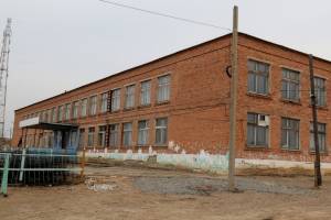 Под Астраханью закрыли аварийную школу. Вместо неё построят новую