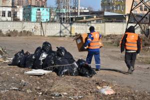 В Астрахани разгребают нелегальные свалки