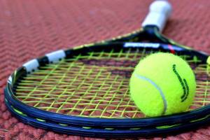 Мастер спорта по теннису проиграл деньги астраханца в букмекерской конторе