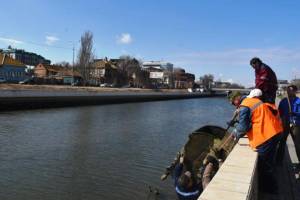 Масштабная весенняя уборка: в администрации Астрахани объяснили резкое понижение уровня воды в городских каналах
