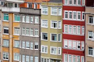 Астраханский застройщик ответил за трещины в балконе многоэтажки