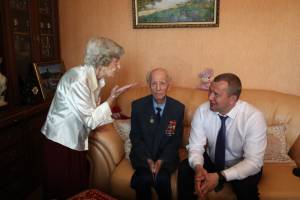 Сергей Морозов откликнулся на приглашение ветеранов Барановых и побывал у них в гостях