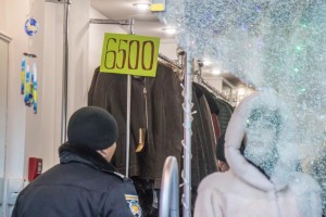 В Астрахани 55-летний охранник магазина меховых изделий обокрал ребёнка