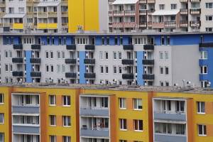 Некачественный капремонт многоэтажки в Астрахани привел к уголовному делу