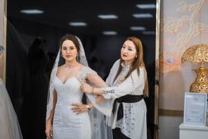 11 невест из Астрахани пошли на необычный эксперимент, чтобы стать идеальными