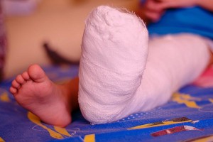 Астраханка 4 дня не хотела показывать медикам своего малыша, который сломал бедро