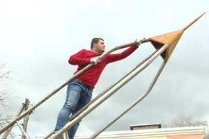 В Астрахани реставрируют ракету в парке «Дружба»