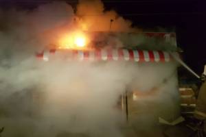 Торговый павильон известного производителя сгорел в Астрахани