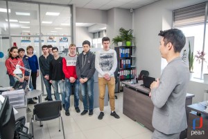 Учащиеся АГУ посетили компанию «РЕАЛ» в рамках проекта «Неделя без турникетов»