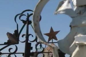 В Астрахани волонтёры благоустроили воинские могилы