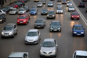 Более половины легковушек на российских дорогах старше 10 лет