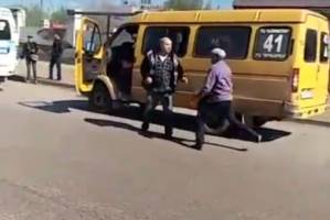 В Астрахани драка маршрутчиков попала на видео