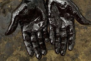 В Астрахани за хищение нефтепродуктов «ЛУКОЙЛа» будут судить 22 человека