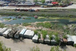 В Астрахани из-за дождей образовались  болота из канализационных вод