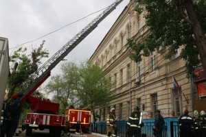 Пожарно-тактическое учение на здании  МБОУ г. Астрахани «Лицей № 3»