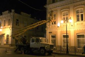 Ночная зачистка: в Астрахани впервые за долгие годы моют фасады зданий
