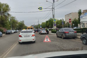 В Астрахани около Александро-Мариинской больницы сбили женщину